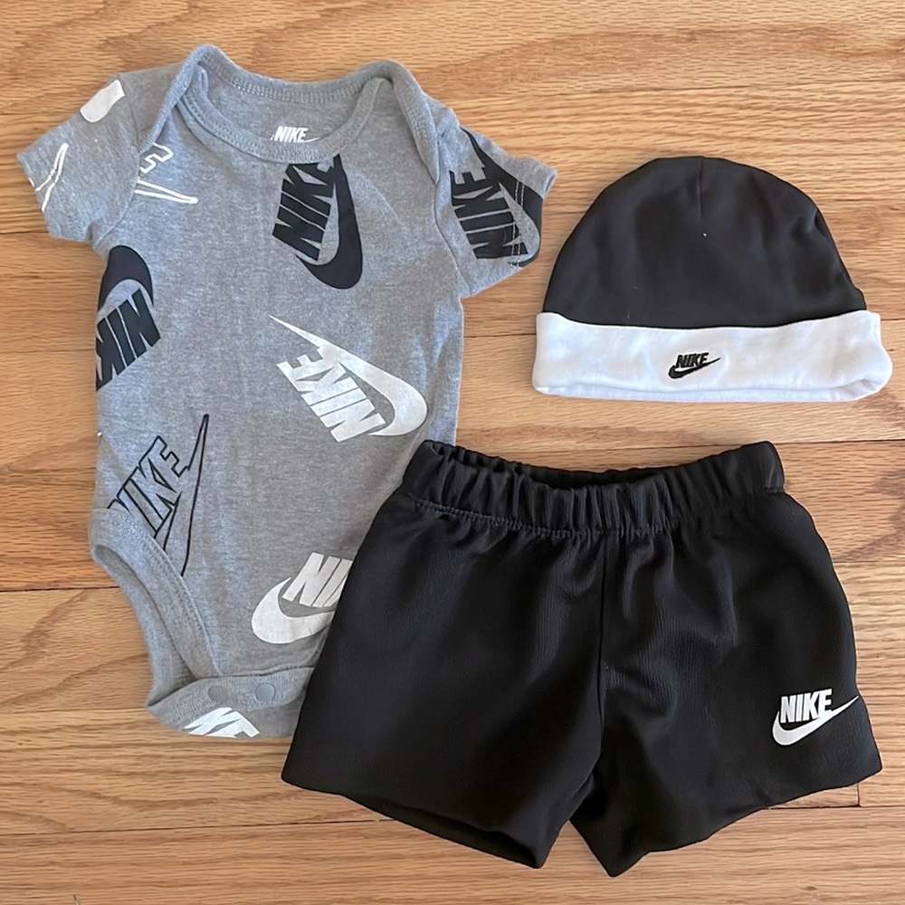 Nike Outfit 0-3 month